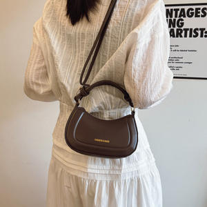 Sac à main unisexe vintage de style français, tendance été 2026, sac à bandoulière pliable avec fleurs et décorations à rivets, populaire - Product Image 5