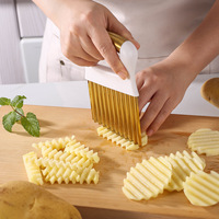 Grensoverschrijdende Nieuwe Handleiding Roestvrijstalen Golvende Aardappelsnijder Keuken Groentesnijder Wolf Tand Aardappelmes Frietsnijder Ps