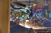 Línea de Soldadura Robótica KUKA H Beam con PLC, Motor, Estructura de Acero, Corte 3D de Alta Precisión, Riel de Suelo y Alta Capacidad