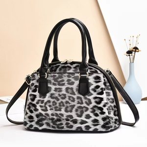 Bolso Boston con Estampado de Leopardo para Mujer, Piel Sintética, Cierre de Cremallera, Correa Extraíble, Estilo Clásico, Bolso de Mano para Uso Diario - Product Image 5