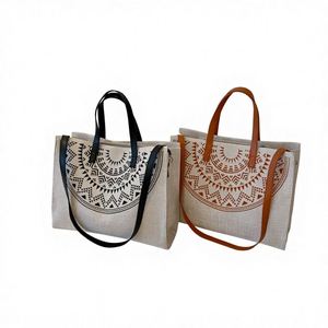 Bolsos de tela bordados con perlas, personalizados y hechos a mano, estilo bohemio, con cierre de cremallera y diseño inspirado en tejas. - Product Image 2