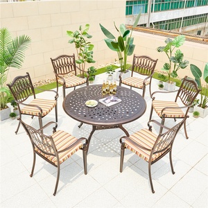 Il tavolo <span class=keywords><strong>da</strong></span> terrazza in alluminio pressofuso CHOUVANT può ospitare <span class=keywords><strong>da</strong></span> 4 a 6 persone per una cena barbecue - Product Image 6