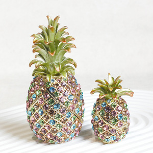 LUYI Nouveauté Tendance : Boîte à Bijoux Créative en Métal Émaillé, Motif Ananas Diamanté, Idéale pour la Décoration Intérieure - Product Image 5