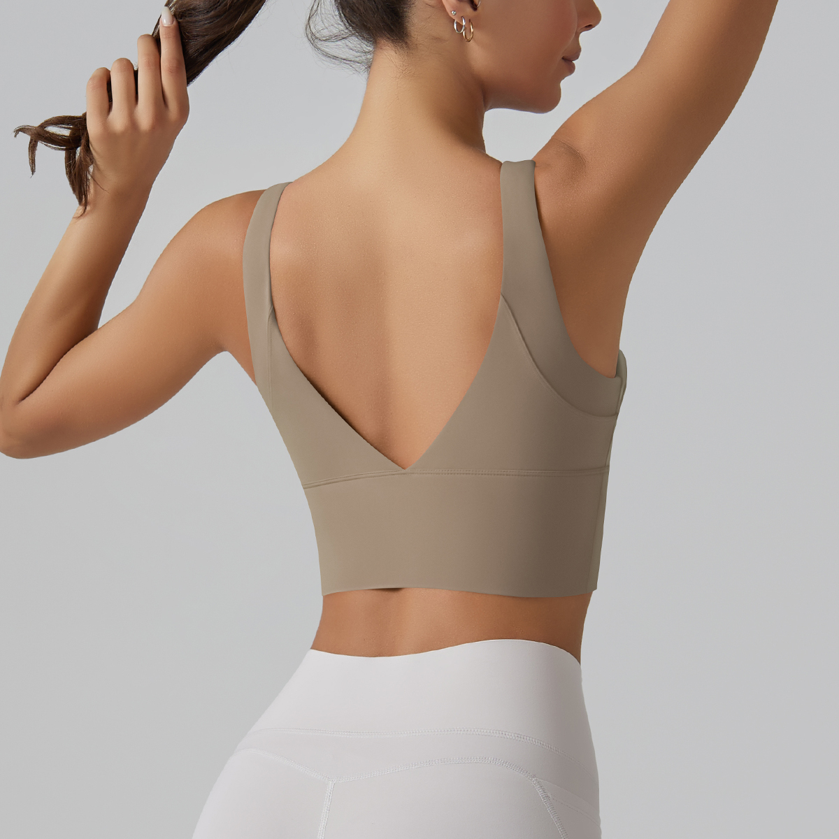 Open Back Seamless Breathable Lightweight Reversible Simple Eco-Friendly Yoga Bra Women Fitness Gym Workout Light Support