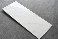 Carreaux de sol et escaliers en marbre Carracat Super Blanc 1200x470 mm