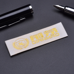 Etiqueta de Cuello Personalizada con Nombre para Camisetas - Product Image 4