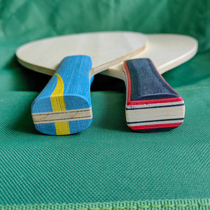 Hoja de raqueta de tenis de mesa de carbono triangular/en forma de lágrima personalizada OEM de YoungJoy. - Product Image 2