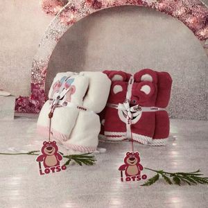 Serviette de bain pour nouveau-né en polaire corail motif ours fraise, une pièce, motif sportif, douce, absorbante, séchage rapide, serviette de plage - Product Image 3