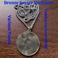 Collier à Pendentif Football en Métal Vente en Gros Souvenir d'Équipe de Foot Porte-clés de Foot Moulé pour Fans de Soccer