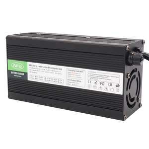 Chargeur de batterie au lithium 84V 8A à expédition rapide pour batterie au lithium 20S 74V, chargeur de batterie 72V - Product Image 1