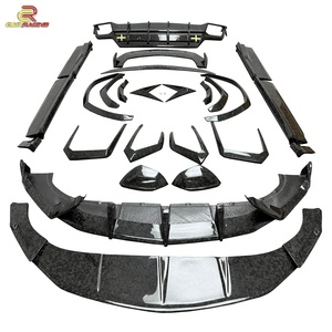 Kits de Carrocería de Conversión de Fibra de Carbono Forjada en Seco Estilo Topcar para Lamborghini URUS 2018-2019: Difusor, Faldones Laterales, Alerón y Labio de Alerón - Product Image 1