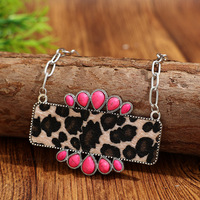 Colliers de style occidental pour femmes, bijoux tendance en turquoise, cadeau, collier avec pendentif géométrique turquoise et imprimé léopard