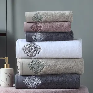 Manufacturer wholesale custom towel colorful set for hotel