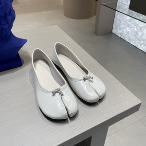 รองเท้าบัลเล่ต์หนังแท้แบบแยกนิ้วเท้า ปี 2026 พื้นรองเท้านุ่ม ด้านบนนุ่ม สวมใส่สบาย เหมาะสำหรับใช้ในชีวิตประจำวัน รองเท้าผู้หญิงลำลอง - Product Image 3