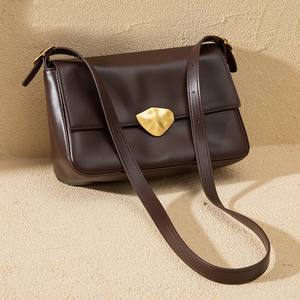 Bolso Bandolera Cuadrado Pequeño de Mujer, Estilo Retro, en Cuero Suave con Cierre de Cremallera, Colección Primavera - Product Image 6