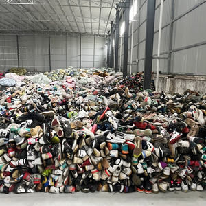 Vente en gros de chaussures de course S32 de marque internationale pour hommes, marques de sport d'occasion, fourniture directe par l'usine de chaussures usagées en balles - Product Image 5