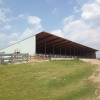 Structure en acier robuste pour bergerie, bâtiment d'élevage de moutons, étable, hangar à vaches