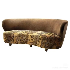 <span class=keywords><strong>Sofá</strong></span> Seccional Curvo de Tela Marrón de Dos <span class=keywords><strong>Plazas</strong></span> para Hotel, Apartamento u Oficina - Product Image 1