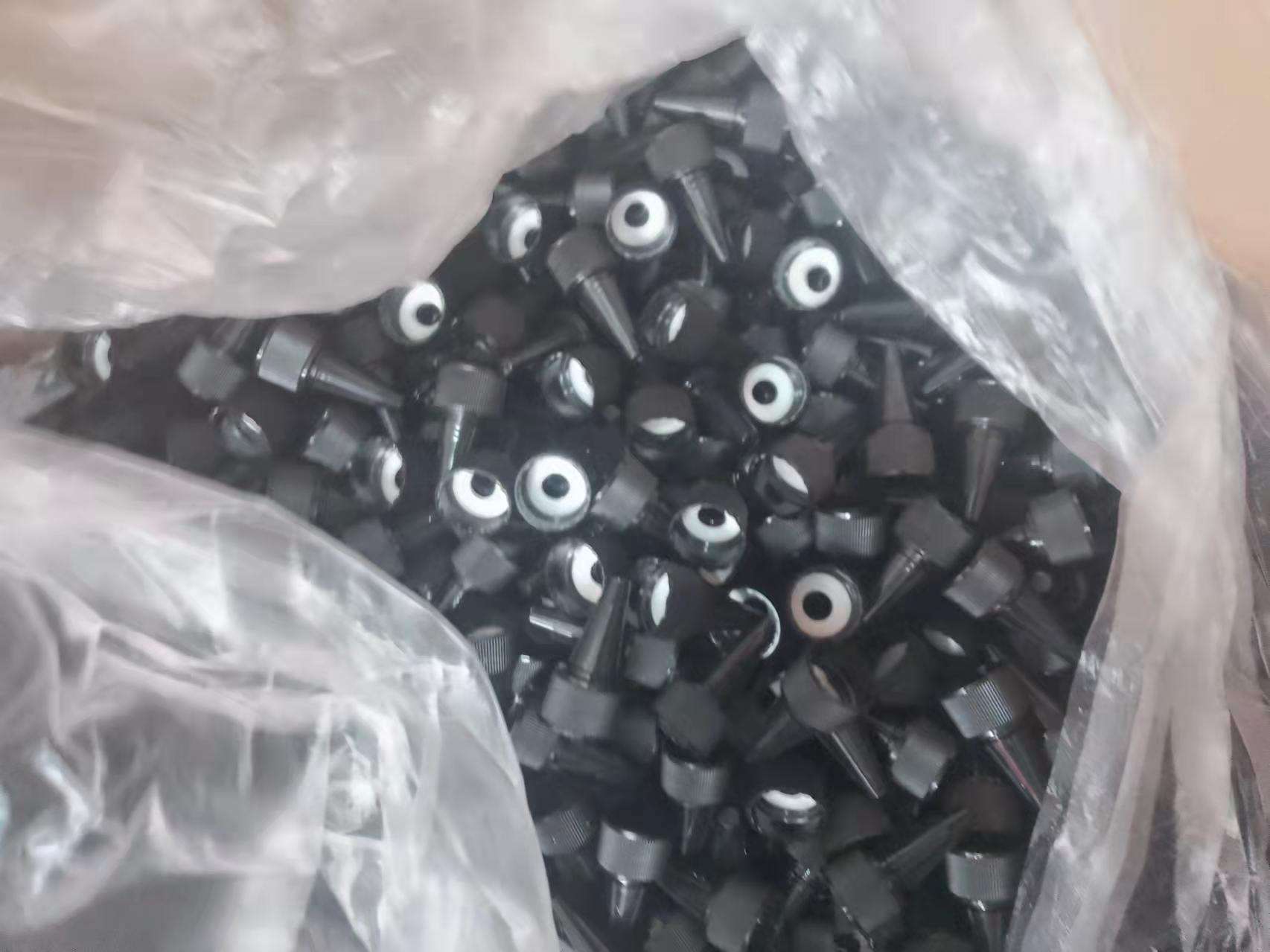 ฝาปิดน้ำมันสีดำ