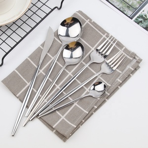 Juego <span class=keywords><strong>de</strong></span> Cubiertos <span class=keywords><strong>de</strong></span> Acero Inoxidable <span class=keywords><strong>de</strong></span> Color Personalizado, Estilo Portugués, Mango Grueso, Vajilla <span class=keywords><strong>de</strong></span> Alta Gama para <span class=keywords><strong>Hoteles</strong></span> <span class=keywords><strong>y</strong></span> Fiestas - Product Image 2