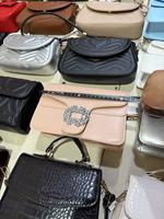 Lot de sacs fourre-tout en cuir neufs pour femmes, de marques variées, provenant de Corée (sacs d'occasion japonais) - Vente en gros