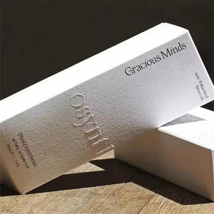 Verpakking van wit karton voor cosmetica, op maat gemaakt, full-color, met vriendelijke reliëfdruk, matte laminatie, UV-coating en verzending. - Product Image 5