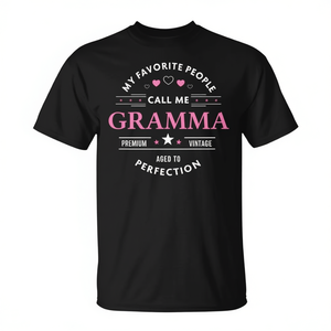Camiseta con la frase "Mis personas favoritas me llaman abuela", estilo vintage premium envejecido hasta la perfección - Product Image 2