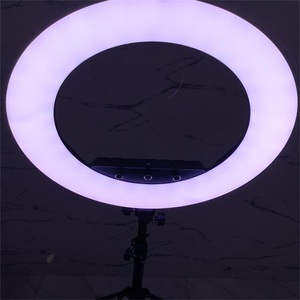 Luce ad Anello LED LF-R480RGB Dimmerabile 50W 448PCS 2700-9900K per Fotografia e Trucco con Supporto da Tavolo - Product Image 3