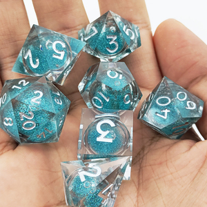 7 pièces en vrac, <span class=keywords><strong>logo</strong></span> polyèdre transparent personnalisé donjons et <span class=keywords><strong>dragons</strong></span> jeu de table rpg gem dice set sharp dnd résine dés - Product Image 4
