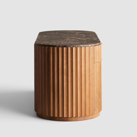 Bureau de direction moderne de 70 pouces avec deux piedestaux cannelés, finition bois foncé, plateau aspect marbre et rangement pour bureau à domicile