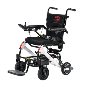 Fauteuil roulant électrique pliable à quatre roues en aluminium léger avec frein pour la physiothérapie <span class=keywords><strong>des</strong></span> personnes handicapées - Product Image 1