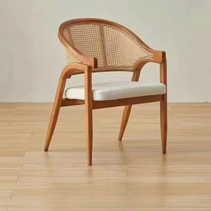 批发北欧复古实木椅子带扶手单人软垫休闲椅，适合家庭餐厅或咖啡厅 - Product Image 3