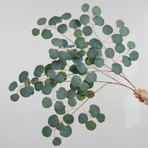 Hojas de eucalipto artificiales Greenway, PVC gris, planta completa, arreglos florales decorativos para días festivos y festivales - Product Image 1