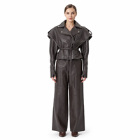 Chaqueta corta de piel de oveja marrón chocolate para mujer, estilo otoño, ecológica, antiarrugas, con cremallera, diseño asimétrico de alas, solapa tipo moto y orificios para los pulgares.