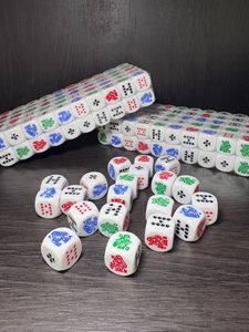 Auf Lager: 16mm weiße, abgerundete, farbenfrohe Acrylwürfel mit Spielkartenmuster für Bars und KTVs. - Product Image 3