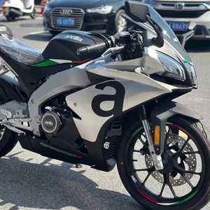 Mejor Precio en Motocicleta Deportiva Usada Aprilia 250 Sport, <span class=keywords><strong>1000cc</strong></span>, 4 Tiempos, con Freno de Disco - Product Image 1