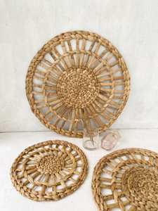 Lot de 3 paniers muraux tressés bohèmes en jacinthe d'eau, artisanaux, écologiques, décoratifs pour la décoration de ferme - Product Image 5