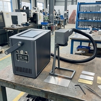 Petite machine de marquage laser à fibre portative à faible puissance, modèle haute précision pour la gravure de plaques métalliques