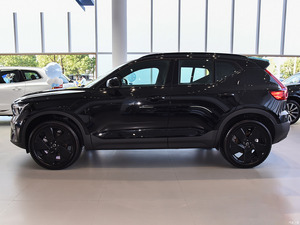Volvo <span class=keywords><strong>XC40</strong></span> <span class=keywords><strong>B4</strong></span> Smart Luxury FWD 2026, Neumáticos R18, Caja de Cambios Automática, Tracción Delantera, Turbo Izquierdo, Cuero Oscuro, Euro VI, Gasolina/Petrolio, Aluminio Trasero - Product Image 6