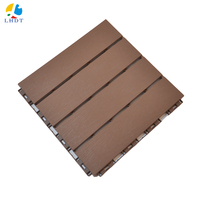 Carreaux de terrasse modernes à emboîtement de 12 "x 12" pour sol de patio extérieur 20mm Solution de conception graphique de carreaux en plastique pour terrasse