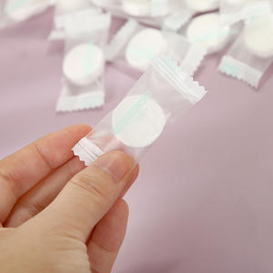 Alat Rias Masker Sekali Pakai Katun Murni Bentuk Koin Lembut Ramah Kulit Magic Dry Compressed <span class=keywords><strong>Facemask</strong></span> 100grains - Product Image 3