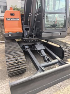 รถขุดตีนตะขาบ DX80D 8 ตัน กำลังสูง ระบบไฮดรอลิก สำหรับงานก่อสร้างและจัดสวน - Product Image 5