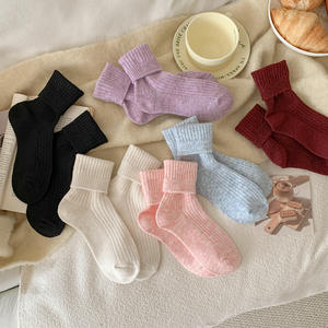 महिलाओं के लिए ठोस रंग मिड-ट्यूब ऊन मोजे महिलाओं के लिए ठोस रंग मध्य-ट्यूब ऊन मोजे शरद ऋतु सर्दियों के लिए - Product Image 6