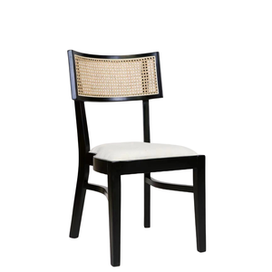 Chaise de salle à manger Franklin en bois massif empilable Sinofur avec dossier en cannage, pour événements et fêtes, qualité commerciale pour l'extérieur - Product Image 1