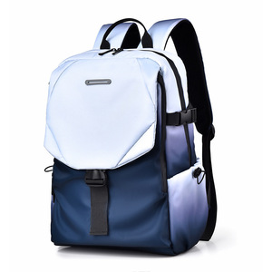 กระเป๋าเป้สะพายหลังสีไล่ระดับแฟชั่นใหม่ กระเป๋าเดินทางกลางแจ้งแบบลำลองคุณภาพพรีเมียม ความจุขนาดใหญ่ กระเป๋าเป้เดินทางทันสมัย - Product Image 2