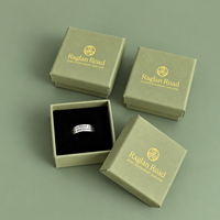 Boîte personnalisée avec couvercle supérieur et inférieur, estampage à chaud du logo pour l'emballage de bijoux, de bagues et de cadeaux