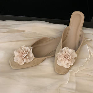 Demi-chaussons d'été à fleurs pour femmes, sabots mignons, chaussures plates en <span class=keywords><strong>daim</strong></span> à bout carré fermé pour femmes <span class=keywords><strong>Mules</strong></span> - Product Image 4