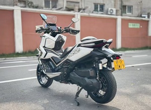 <span class=keywords><strong>Scooter</strong></span> ADV ZONTES 368G 368cc monocilindrico raffreddato ad <span class=keywords><strong>acqua</strong></span>/olio, usato, <span class=keywords><strong>in</strong></span> offerta speciale, con ruote a raggi, ABS, TCS, cruise control e manopole riscaldate - Product Image 3