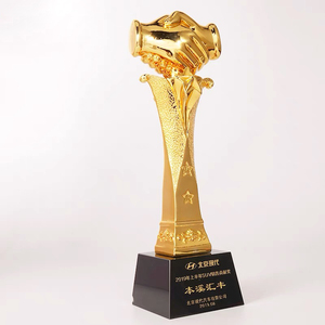 MH-NJ0526 Vàng Bạc Đồng Thể Thao Nhựa <span class=keywords><strong>Trophy</strong></span> Tùy Chỉnh Thiết Kế Bắt Tay Pha Lê <span class=keywords><strong>Trophy</strong></span> Giải Thưởng - Product Image 5