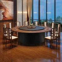 Großer Runder Holz-Esstisch mit Eingebautem Drehbarem Lazy Susan und Modernem Stuhlset für Restaurant-Bankettsaal